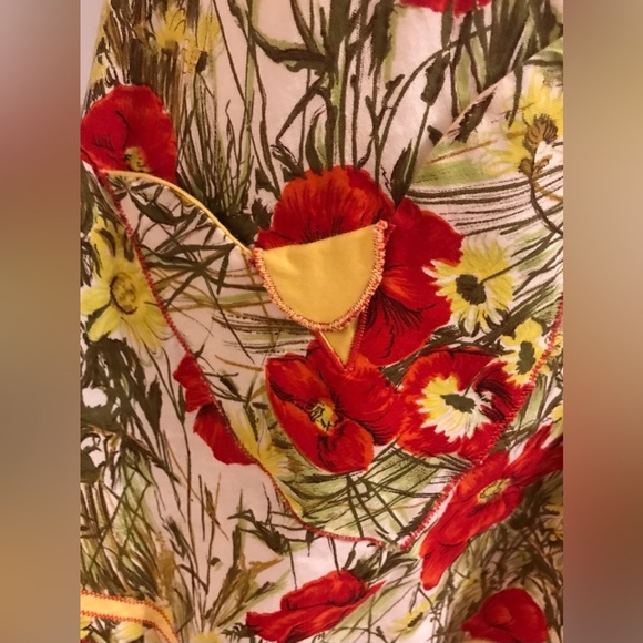 Vintage Hostess Floral and Crochet Skirt Apron Lot of 2 - Picture 4 of 6